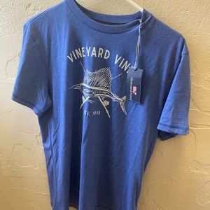 Vineyard vines t shirt
